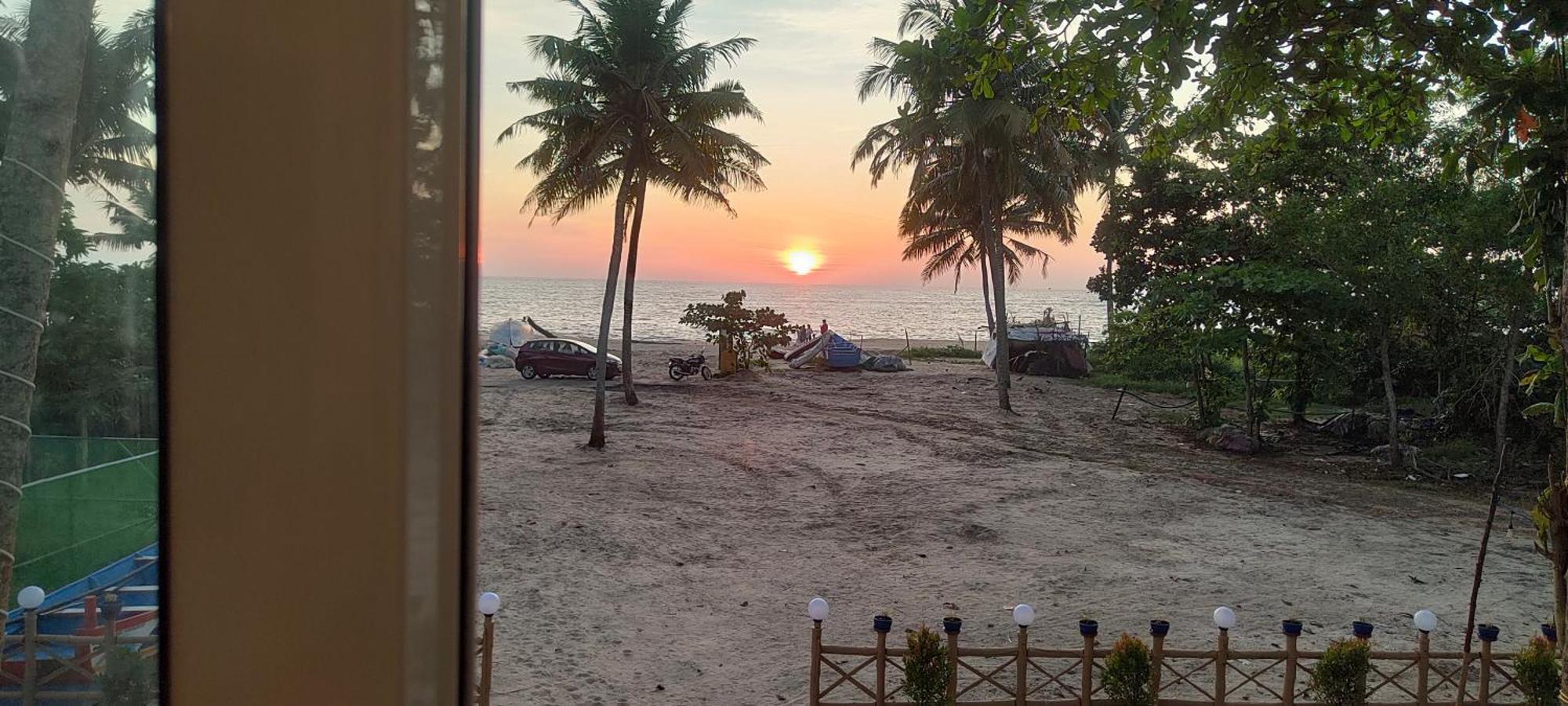 Marari Blue Whale Beach House Alappuzha Exterior photo