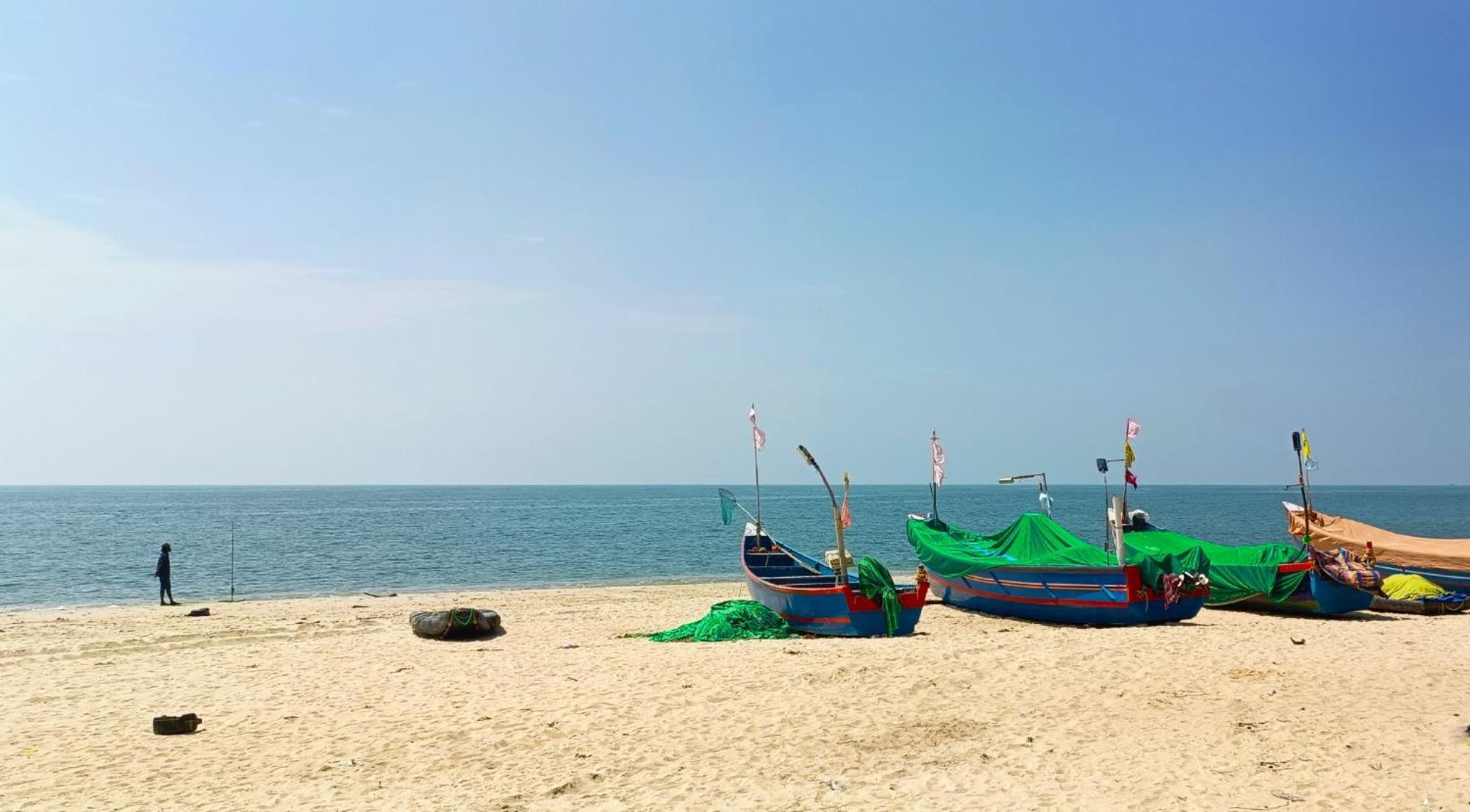 Marari Blue Whale Beach House Alappuzha Exterior photo